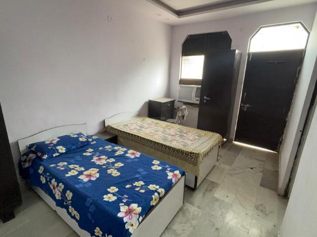1.5 BHK Independent Builder Floor in Patel Nagar for rent New Delhi. The reference number is 20455611
