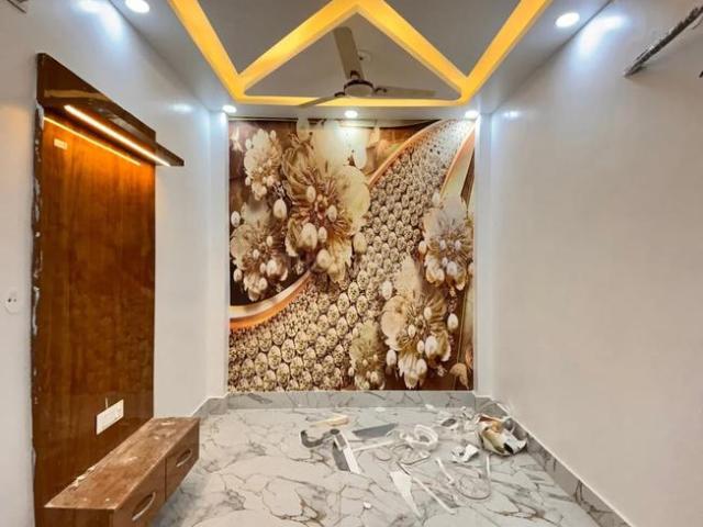 1.5 BHK Independent House in Dwarka Mor for resale New Delhi. The reference number is 19572471