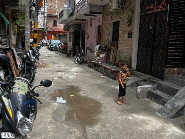 1.5 BHK Independent House in Hastsal for resale New Delhi. The reference number is 19630349