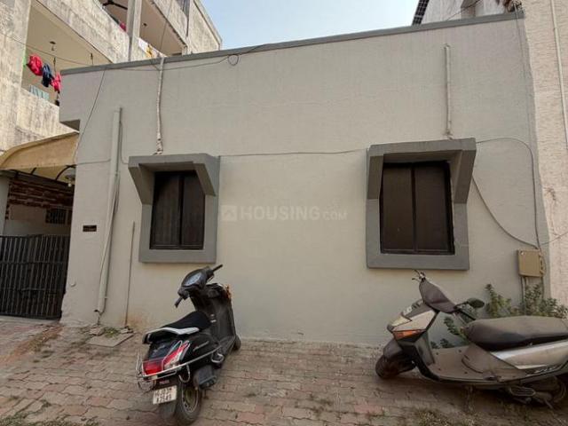 1.5 BHK Independent House in Sector 4 for resale Gandhinagar. The reference number is 19479985
