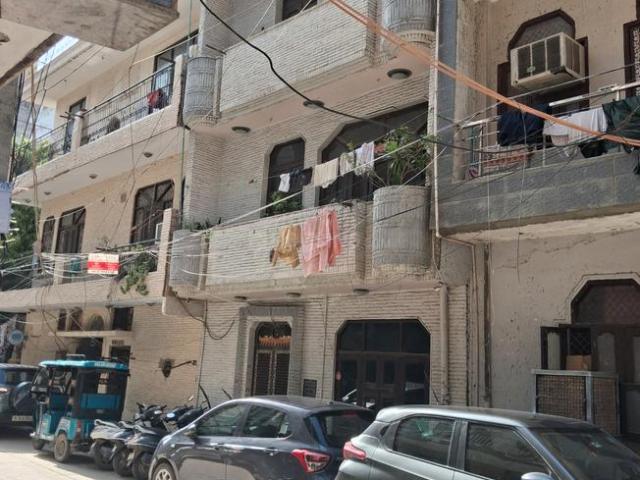 1.5 BHK Independent House in Uttam Nagar for resale New Delhi. The reference number is 20578367