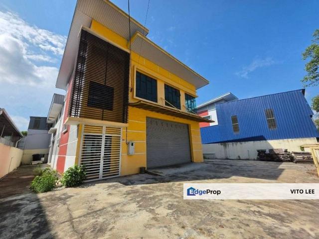 1.5 Bungalow Factory / Warehouse Land Size 6867ft² for Sale