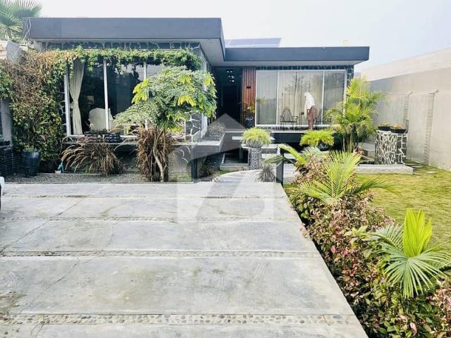 1.5 Kanal Farm House For Sale In Lahore
