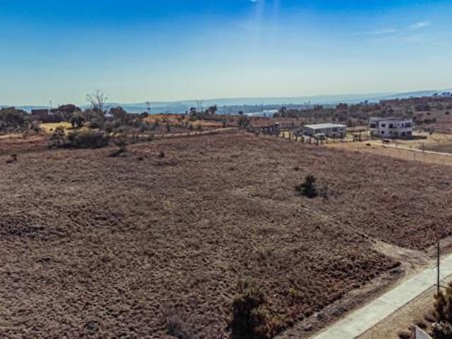 1.5 ha Land available in Doornrandje