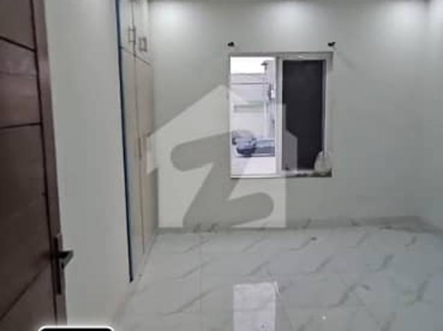 1.5 Marla 1st Floor Flat Available For Rent