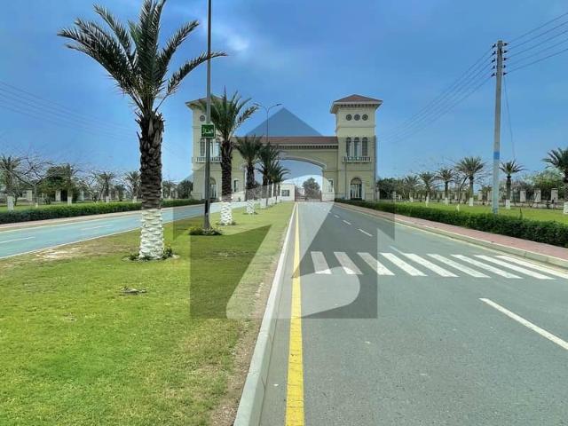 1.5 Marla Commercial Plot For Sale