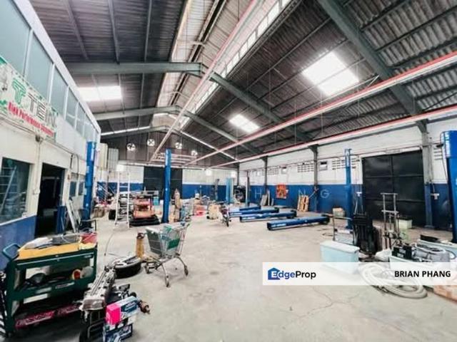 1.5 Sty Semi Detached Factory in Sunway Available