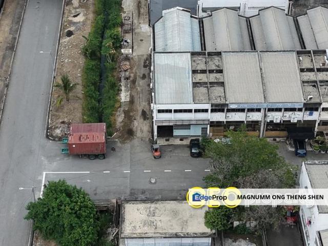Freehold 1.5 storey Light Industry Terrace end lot near Batu Kawan Industrial Park for Sale