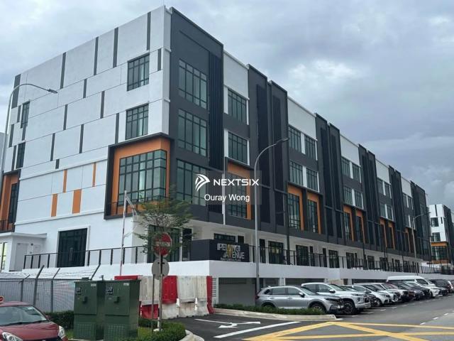 1.5 Storey Terrace Factory Easy Accessibility Good Condition