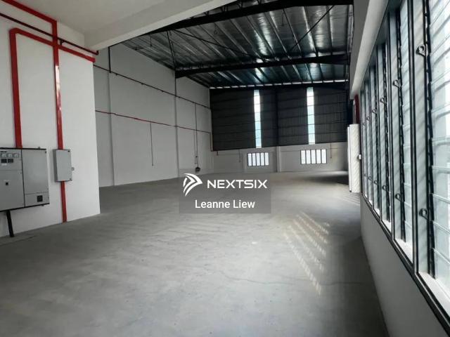 1.5 stry Semi detached Factory Land size: 50’ft x147 ‘ft 7330sqft Build up: 5.5k +/ sqft Ceiling height 9m 150 amp * Full awning Cover * Good condition * Face North east
