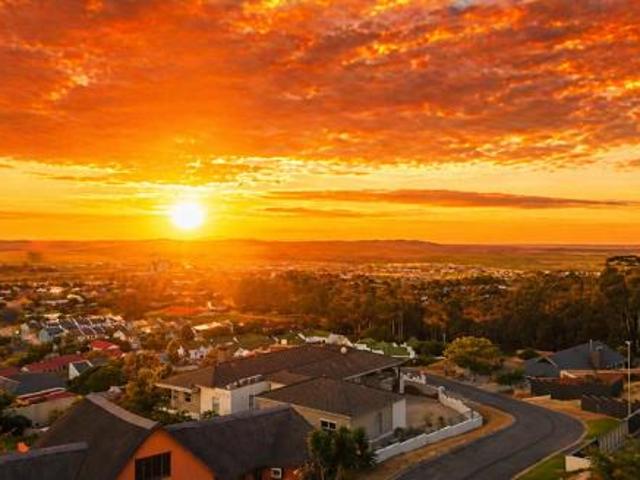 1 643 m² Land available in Bredasdorp