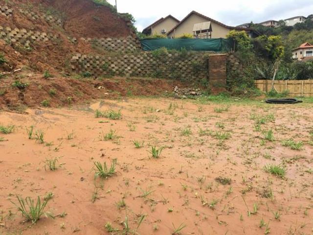 1 643 m² Land available in Seaward Estates