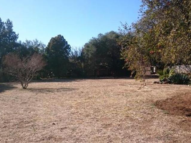 1 664 m² Land available in Irene Park