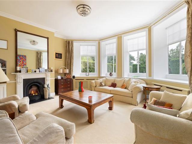 1,685,000 | Kilteragh House, 6 Kilteragh Pines, Foxrock, Dublin 18 Hunters Estate Agent 5012 MyHome. Ie Residential