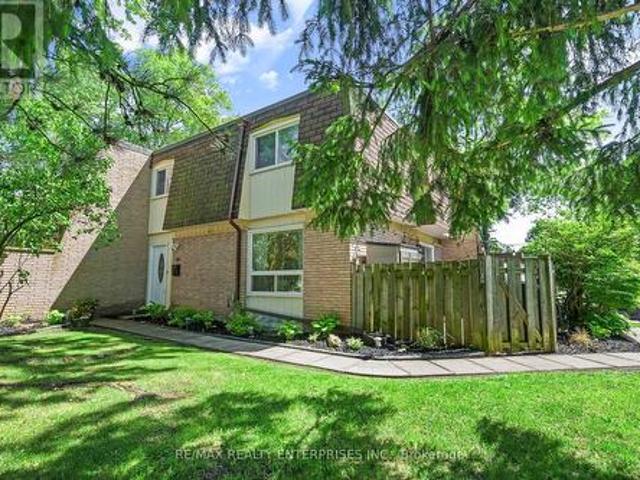 1 685 Francis Road, Burlington, ON, L7T 3X6 townhouse for sale | Listing ID W13477 | Royal LePage
