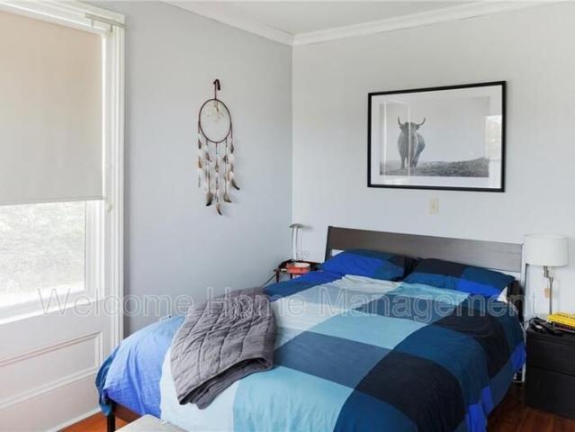 $1,695 / 2 br / 1 ba /