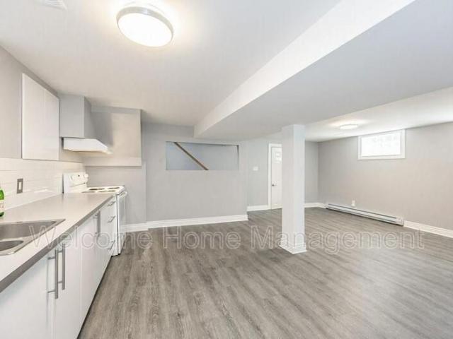 $1,695 / 2 br / 1 ba /