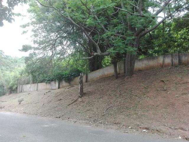 1 696 m² Land available in Umtentweni