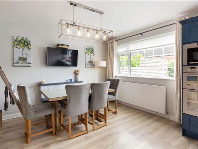 1,600,000 | 4 Castleknock Green, Castleknock, Dublin 15 Sherry FitzGerald Castleknock 5000 MyHome. Ie Residential