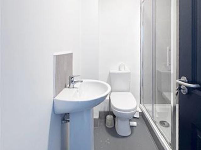 1,600 / month | Apartment 1, 4 Saint Laurence Street, Drogheda, Louth Doran Estates Auctioneers & Property Management 4989 MyHome. Ie Lettings