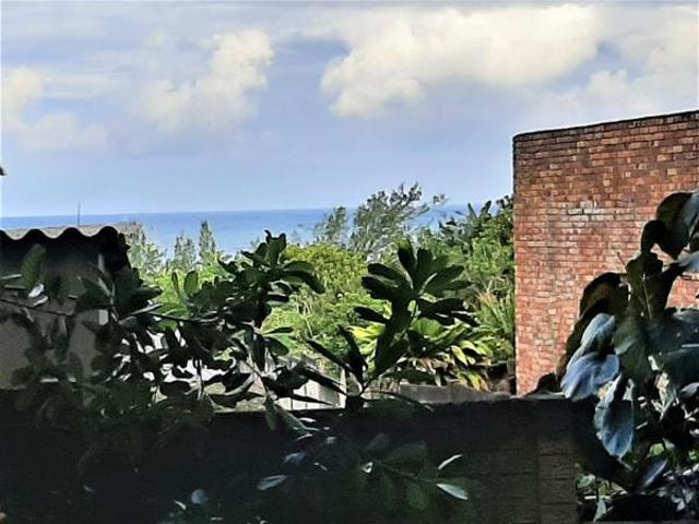 1 638 m² Land available in Port Edward