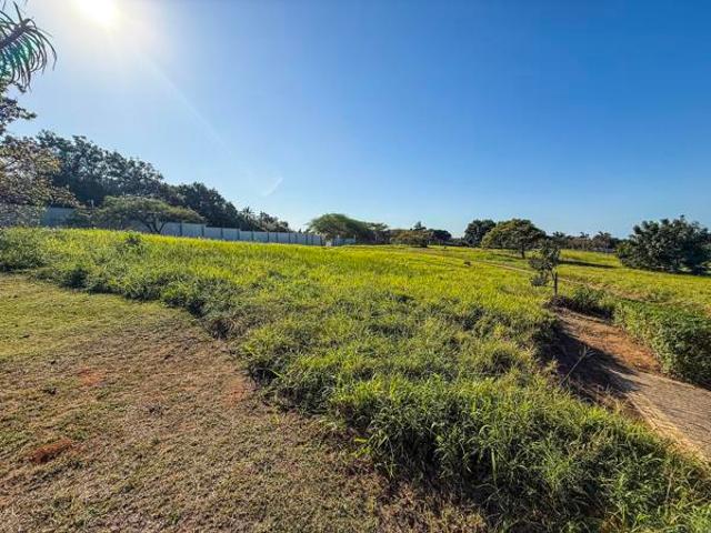 1 761 m² Land available in Zinkwazi Beach