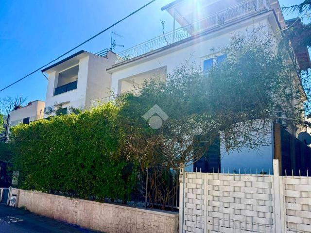 1.700 / mese, 90 Mq Tecnocasa.it 61208054