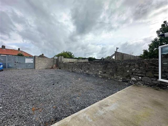 1,700 / month | Apartment 4, 71 Cabra Road, Phibsborough, Dublin 7 Doran Estates Auctioneers & Property Management 5000 MyHome. Ie Lettings