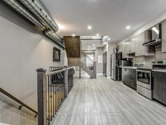 1 73 King Street E