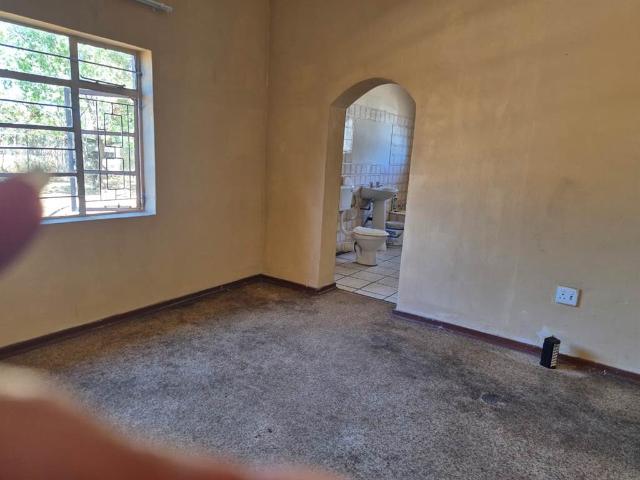 1.7 ha Farm with House in Mafikeng