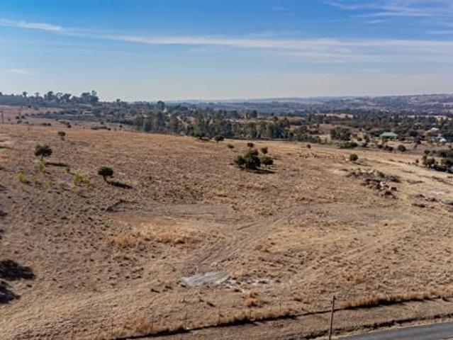 1.7 ha Land available in Doornrandje