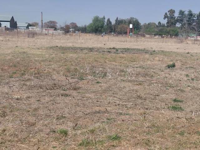 1.7 ha Land available in Hallgate