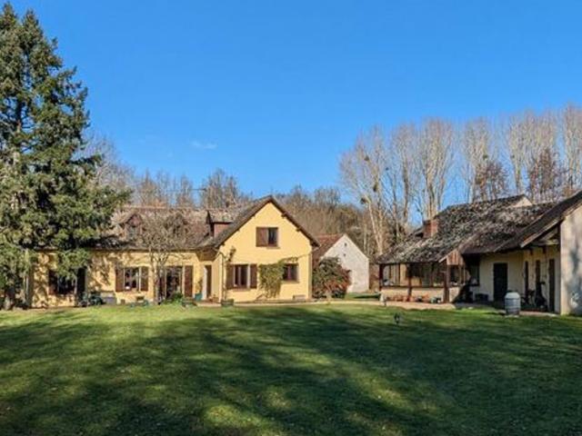 1,7km d'un village avec commerces, maison 4 chambr