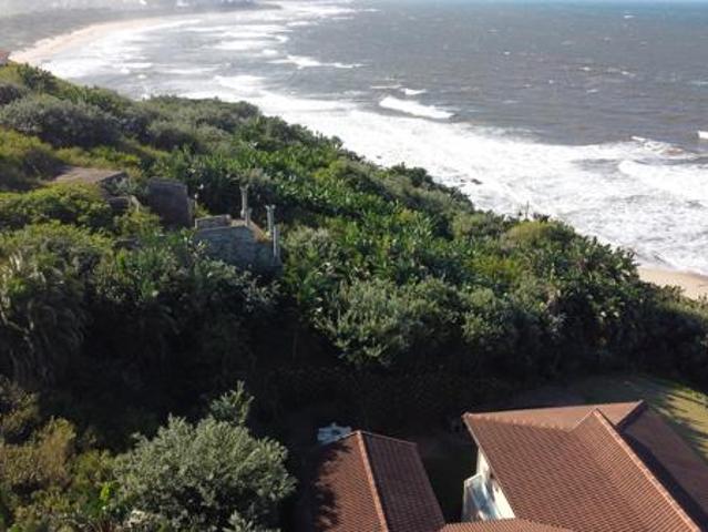 1 856 m² Land available in Bazley Beach
