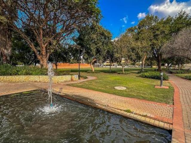 1 870 m² Land available in The Island Estates