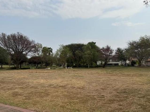 1 871 m² Land available in The Island Estates