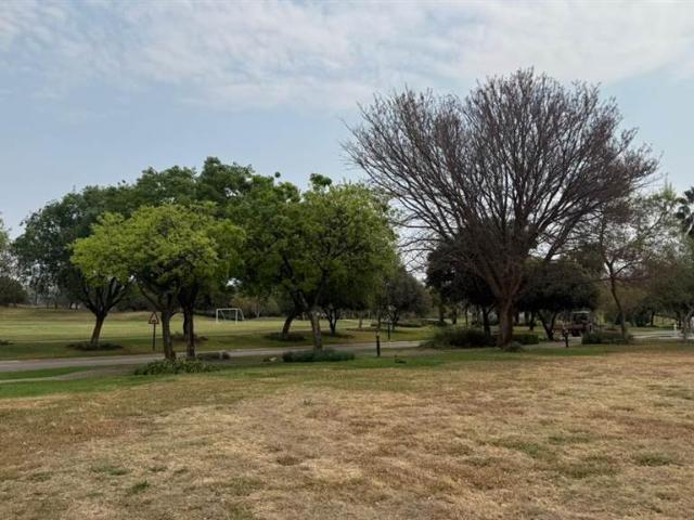 1 871 m² Land available in The Island Estates