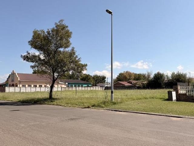 1 882 m² Land available in Lennoxton