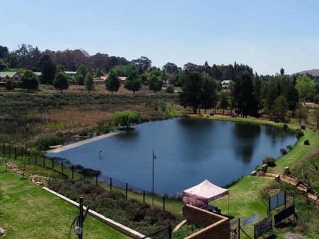 1.8 ha Land available in Dullstroom