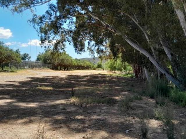 1.8 ha Land available in Montagu