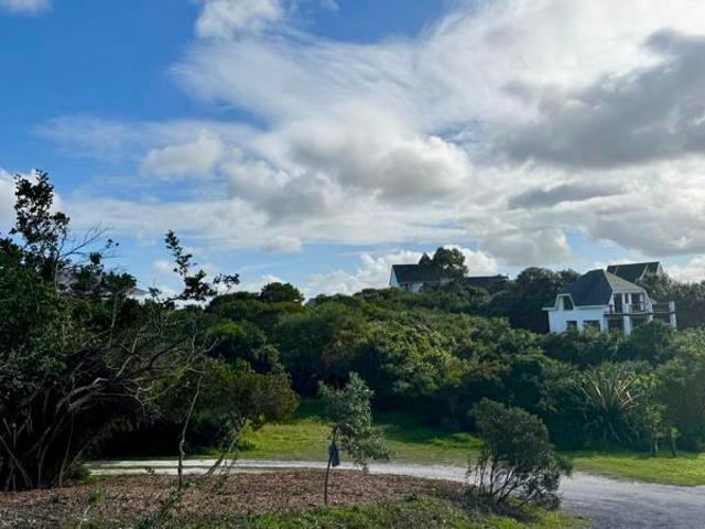 1 944 m² Land available in St Francis Bay Village