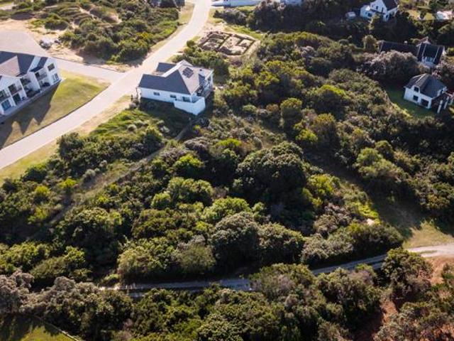 1 944 m² Land available in St Francis Bay Village