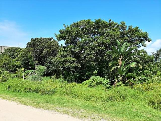 1 975 m² Land available in Port Edward