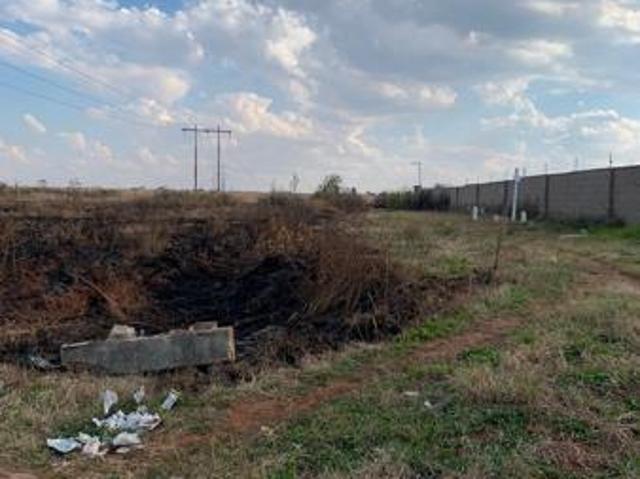 1 983 m² Land available in Henley on Klip