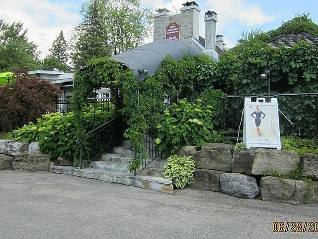 1 999 000$ Maison 3 étages à Vendre à Rosemère