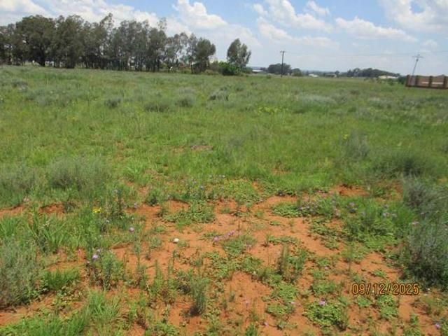 1 923 m² Land available in Highbury