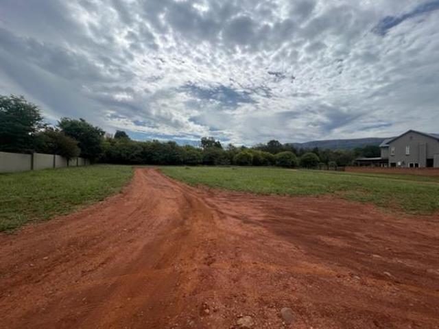 1 935 m² Land available in The Coves