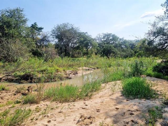 1.9 ha Land available in Moditlo Nature Reserve