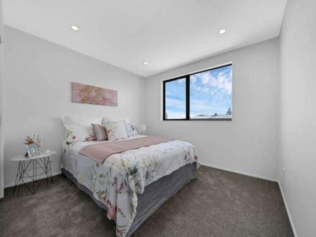 1A & 1B Ellen Street, Manurewa East, Manukau City