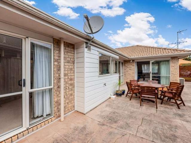1a Corta Bella Place, Golflands, Manukau City